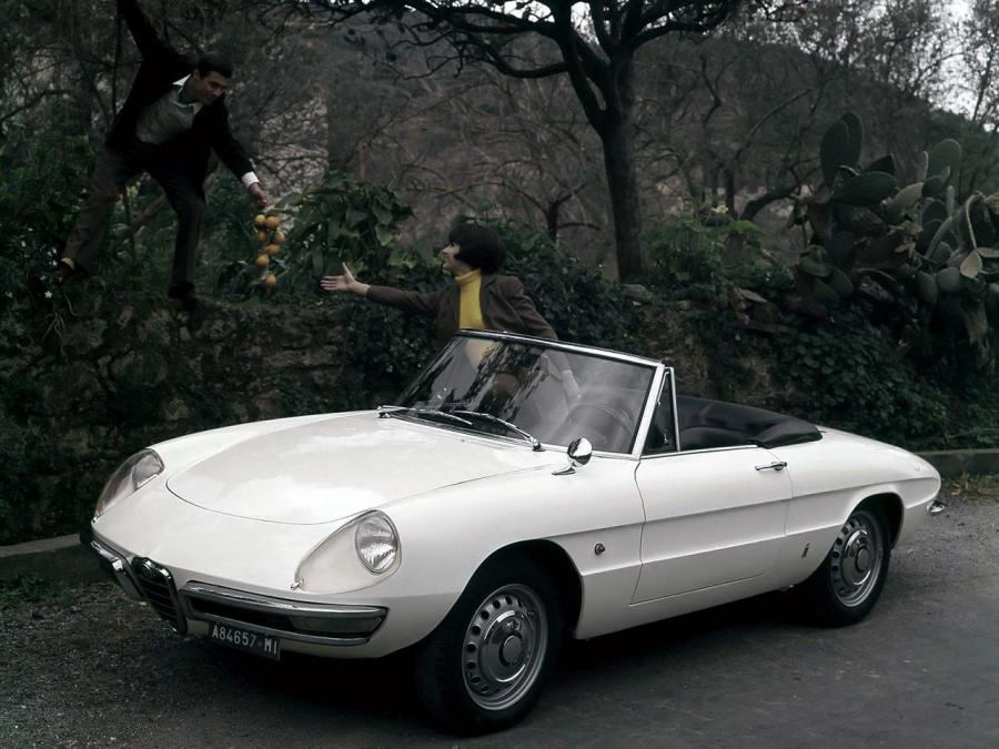  Alfa Romeo Spider 1600 Duetto (105) 1966 года  (фото 11 из 41)
